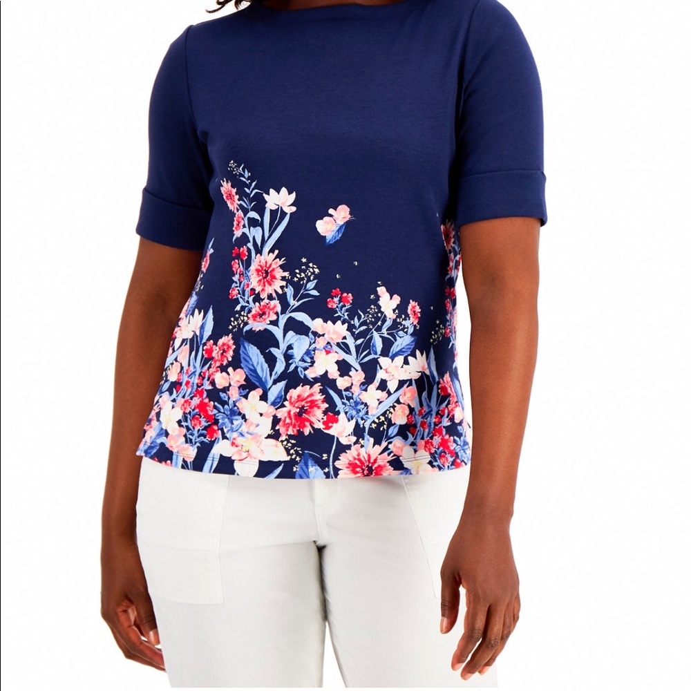 Petite elbow length top by Karen Scott.